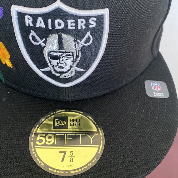 Raiders NWT Embroidered NFL Ball Cap - Picture 4 of 10